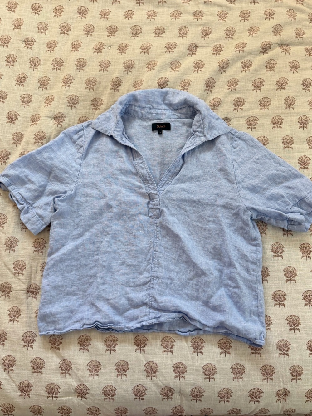 Quince Size Small Chambray Blue Short Sleeve Collared Split Neck Top for Women